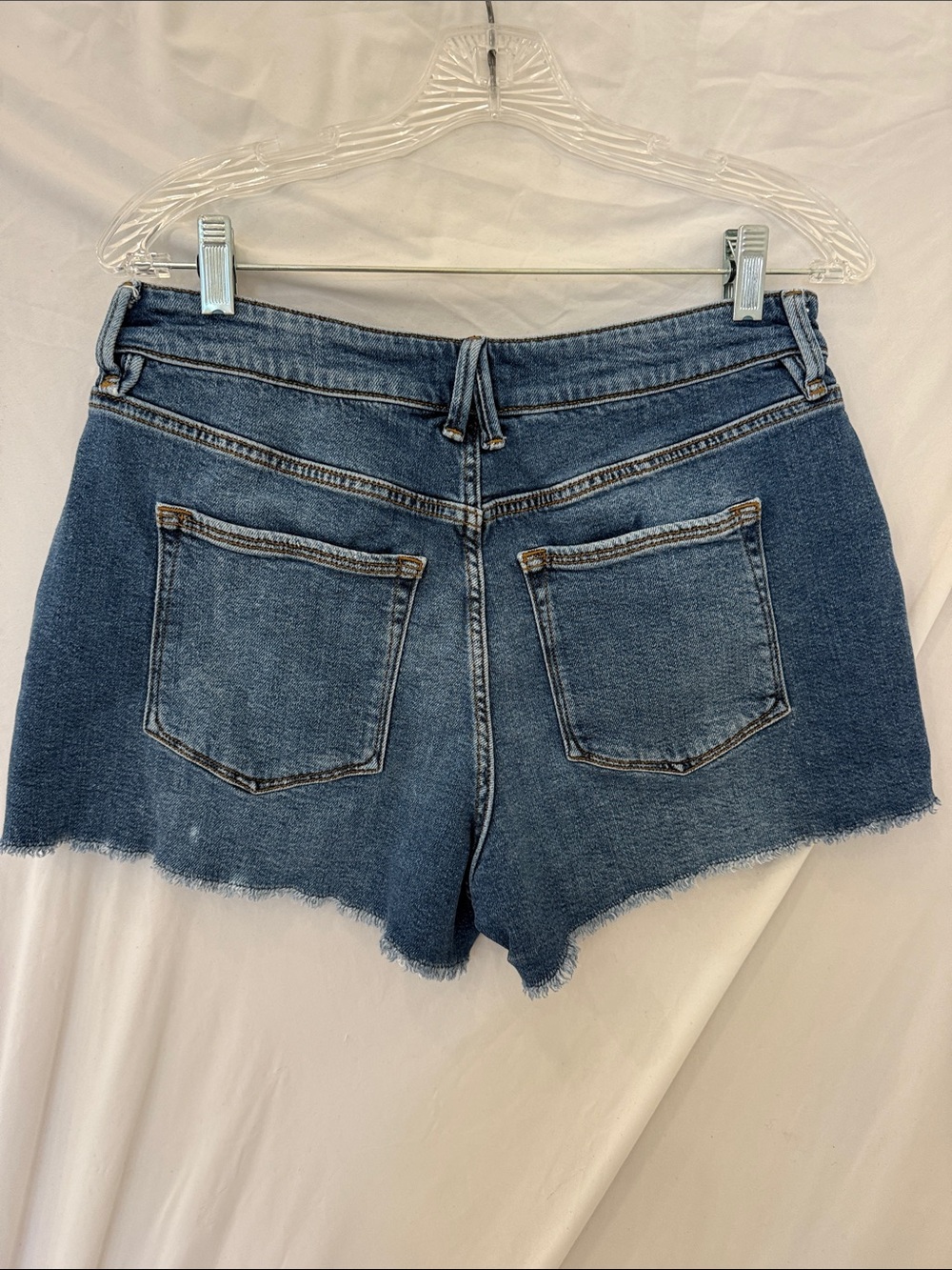 Good American jean shorts sz 6/ 28 - Picture 6 of 7